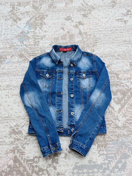 Продам джинсовую джинсовку