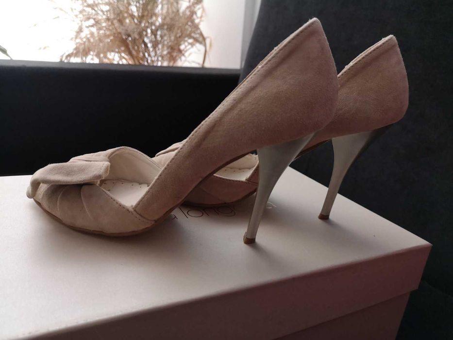 Обувки на ток -от Естествен велур