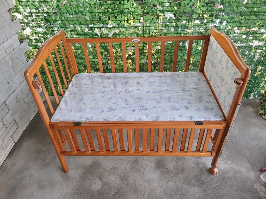 Продам детскую манежку