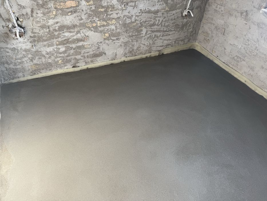 Машинно полагане на шлайфана замазка