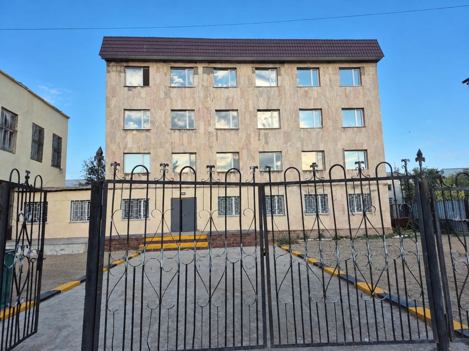 Продам 4х этажное здание.