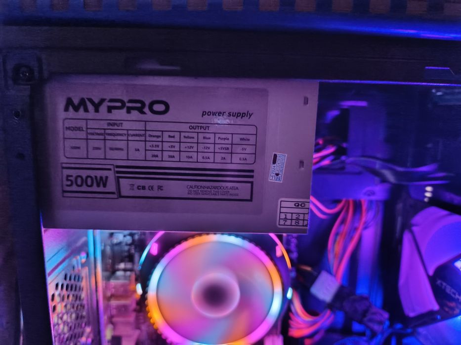 Computer// Core i5 // 8 gb Operative Hotira