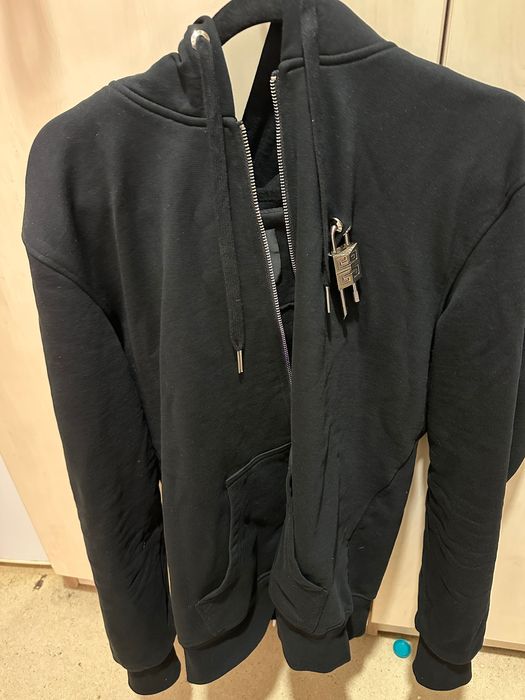 Vând hanorac givenchy L merge și pt M