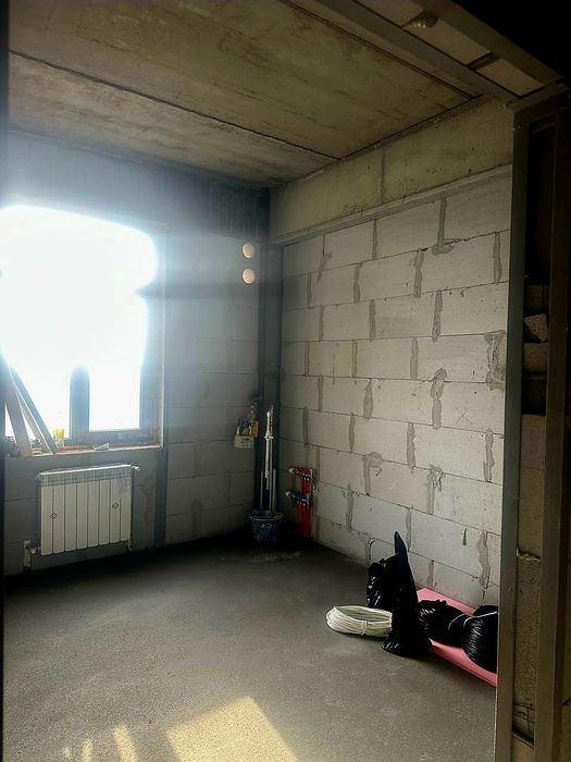 Срочно Продаётся 2х-ком на Против Белтепа, Бетонка