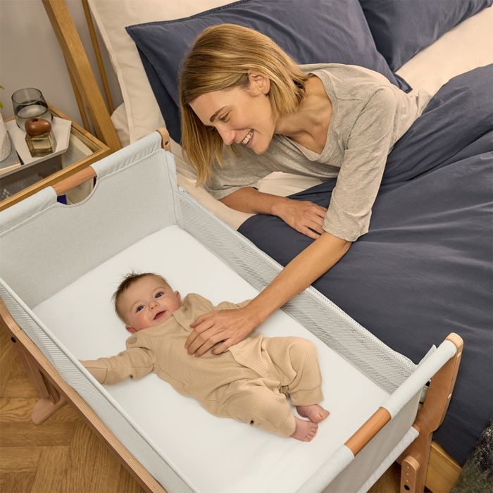 SnuzPod Studio – pătuț bebe tip co-sleeper, stare excelentă + extra accesorii