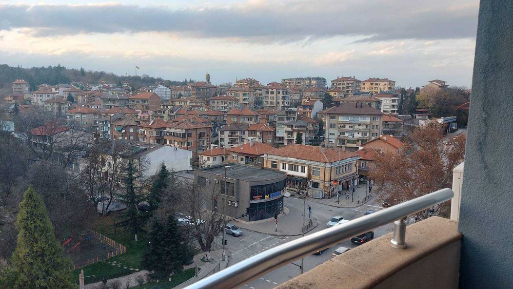 Двустаен апартамент в кв. Тракийски, град Хасково