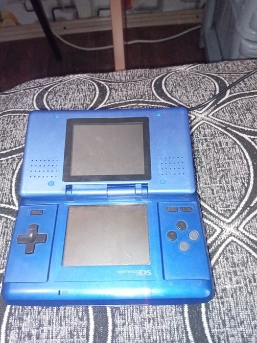 Nintendo ds продам.