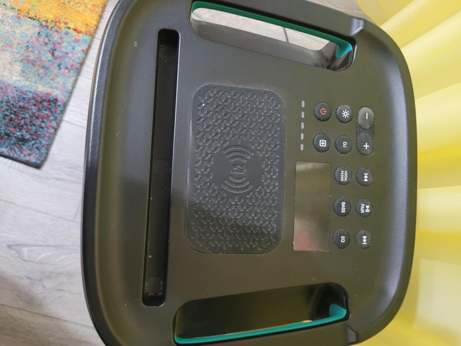 Преносима тонколона Hisense Party Rocker One plus с два микрофона