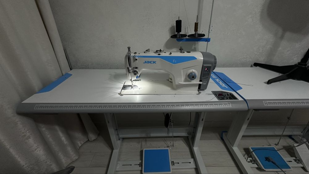 Швейная машина Jack F5