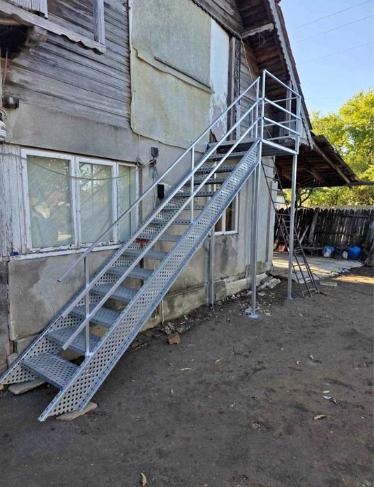 Scari zincate de exterior