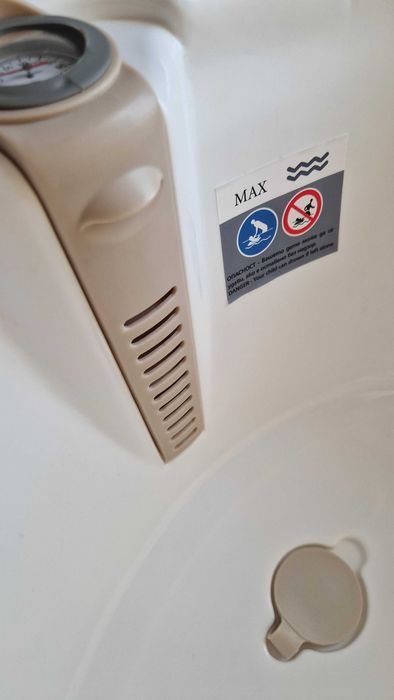 Chipolino вана със стойка за къпане