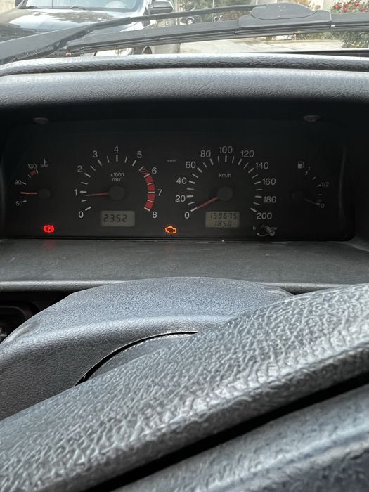 Машина Lada 2115.