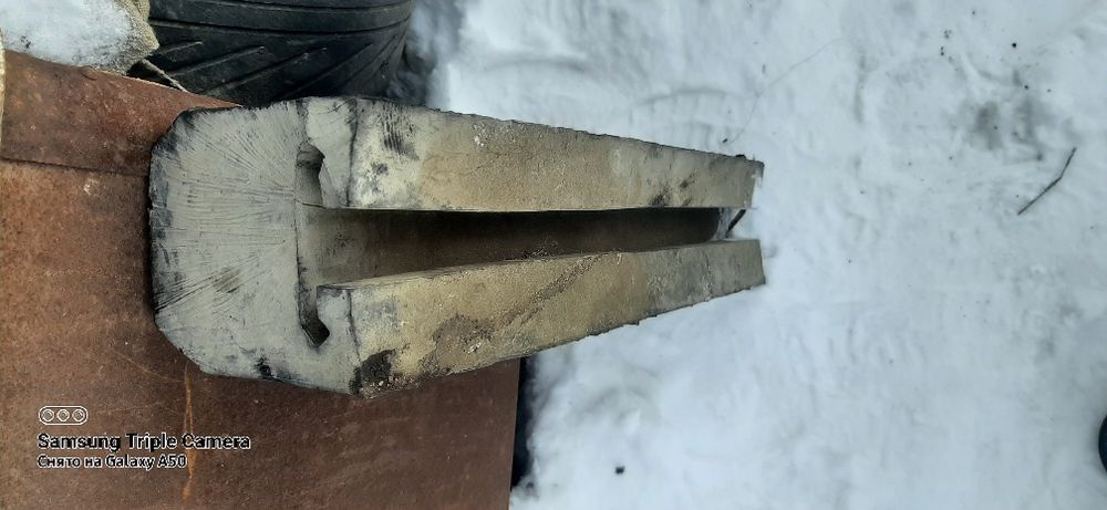 Продается литой кусок резиныны