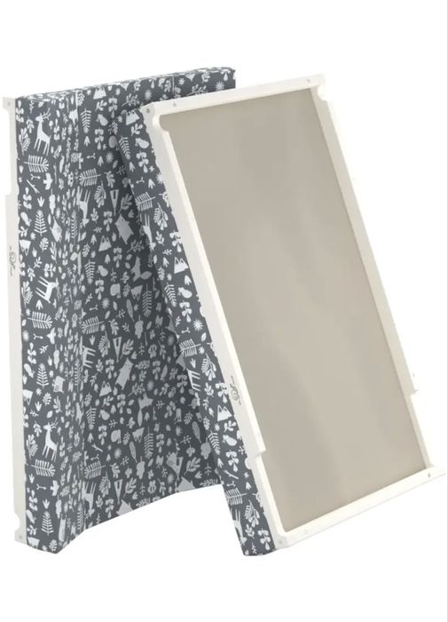 Пеленальная доска с подарками