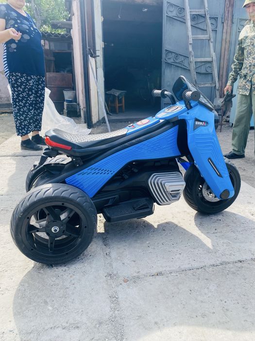 Продам автомобиль детский