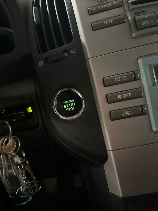 Toyota Corolla Verso 2004г(1.8 бензин-газ)