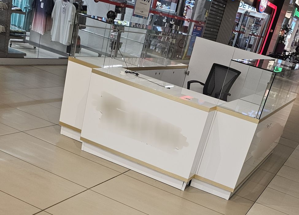 Stand comercial tip insula