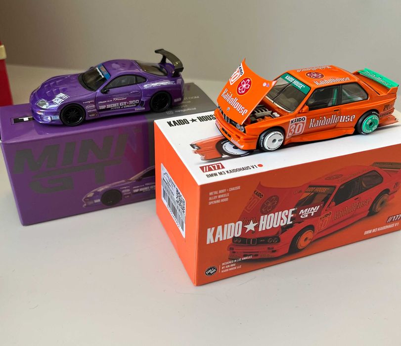 Mini GT Kaido House BMW M3 E30, Toyota Supra Top Secret