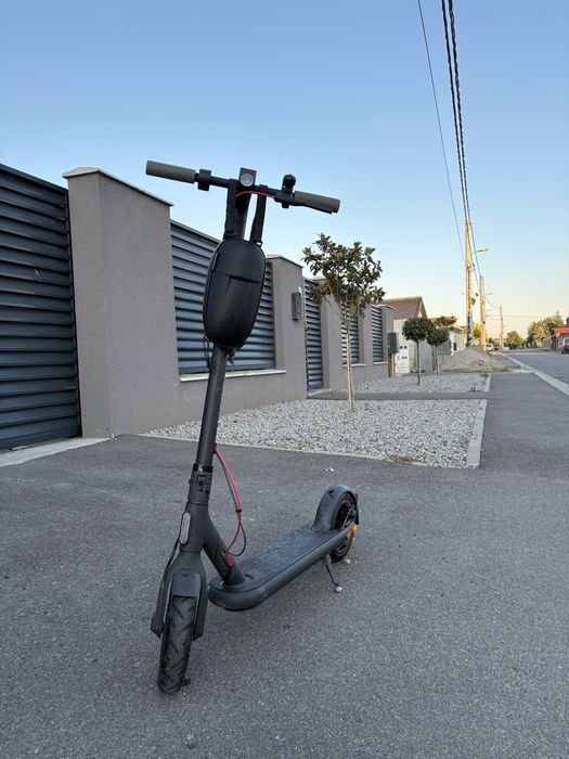 Trotineta electrica Xiaomi Electric Scooter 4