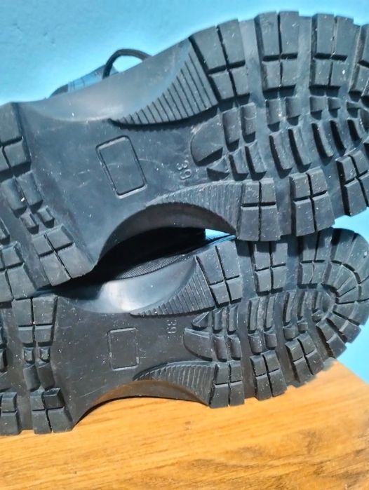 Ботинки берцы 39р.новые