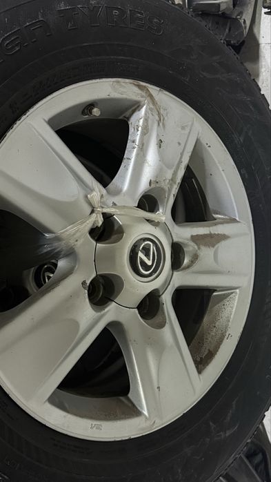 285 60r18 резина с диском 5*150 j8 Lexsus 470