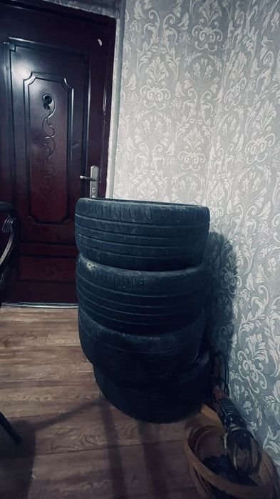 Летние покришка 245/35 R19