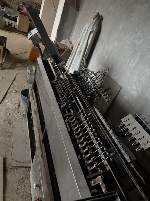 Ampula quyib yopib beradigan stanok sotiladi