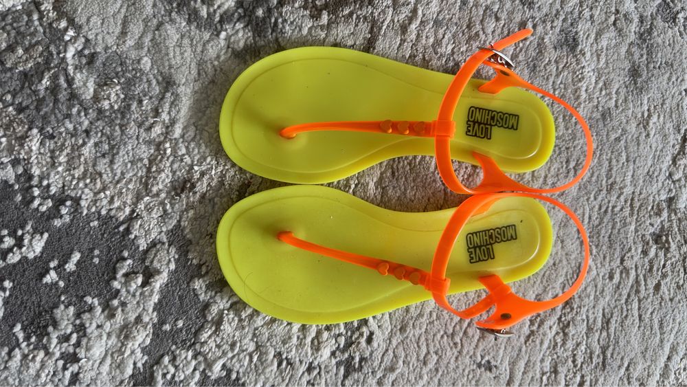 сандали Love moschino