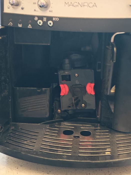 Vand Espressor cafea DeLonghi - f bine intretinut