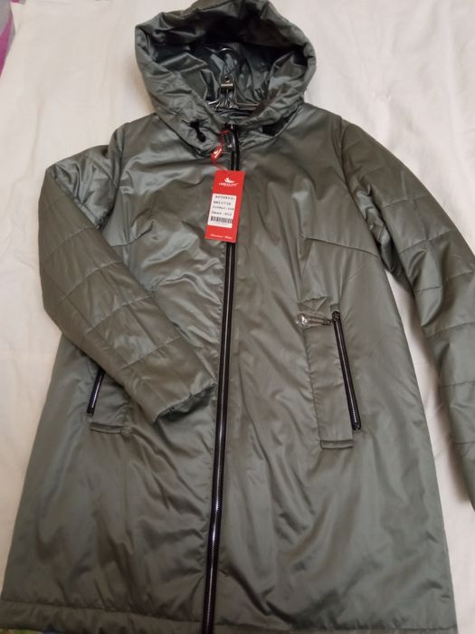 Продам молодежное новое пальто