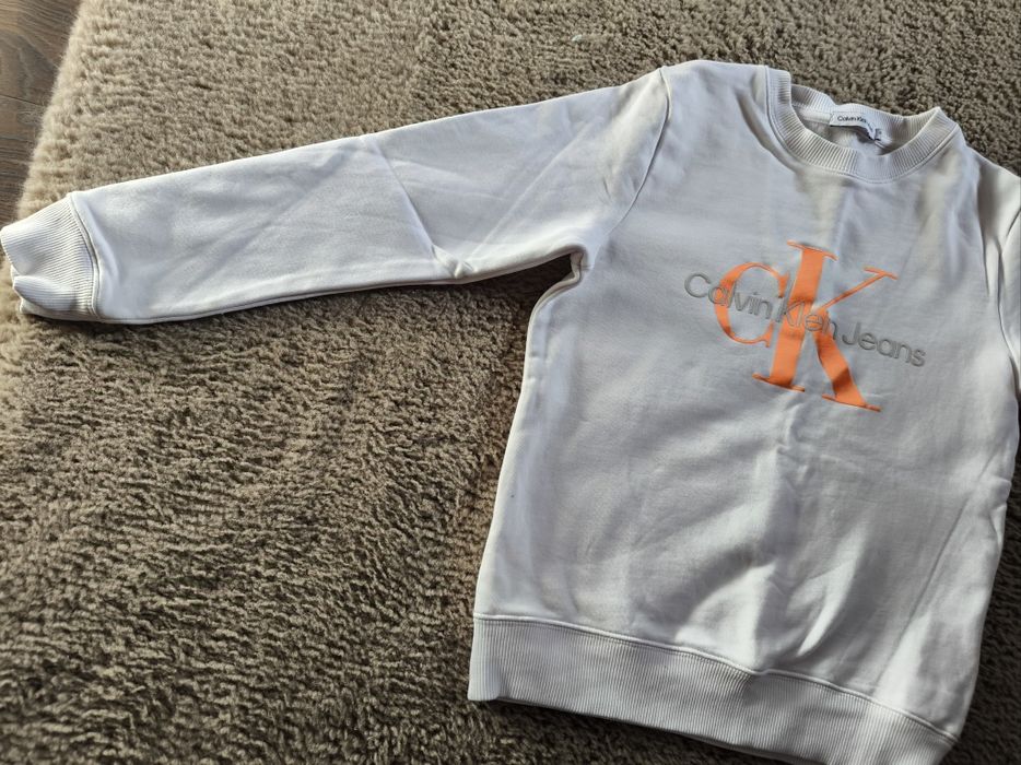 Оригинална блузка на Calvin Klein за госпожица