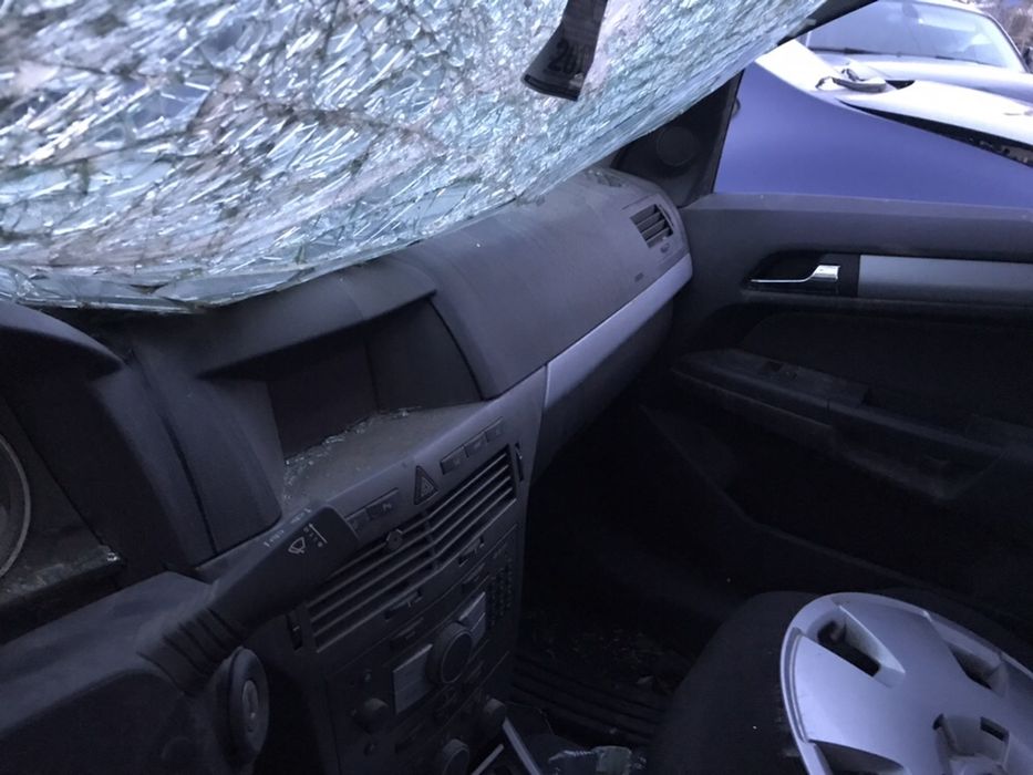 НА ЧАСТИ! Opel Astra H 1.6 i Twinport 105 кс. Полуавтоматик автоматик