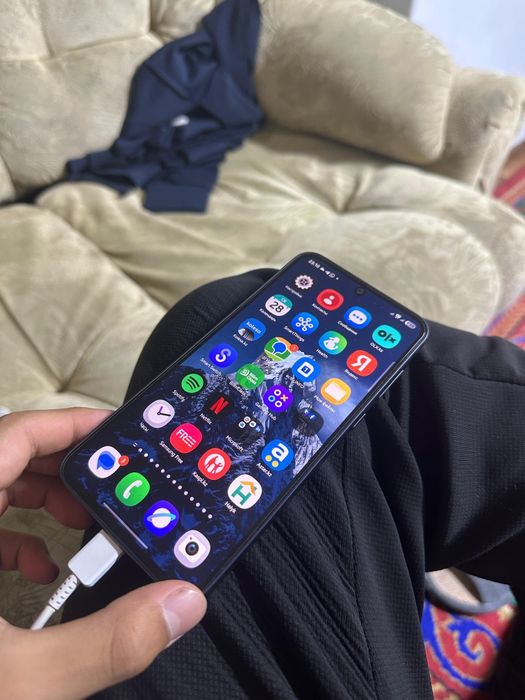 Самсунг а35 продам