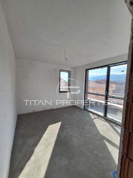 Тристаен апартамент в Бранополе