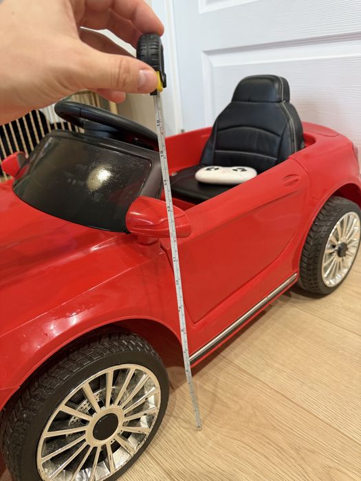 Детска електрическа кола на акумулатор