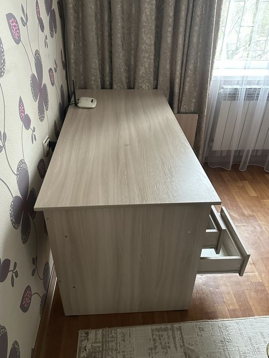 Письменный стол