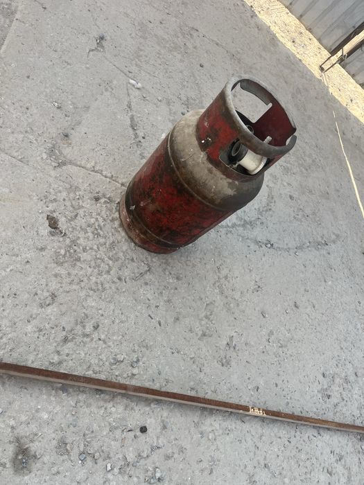 Продам два газовых баллонов