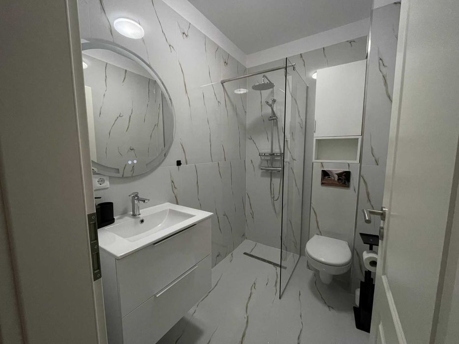 Inchiriez apartament Floresti