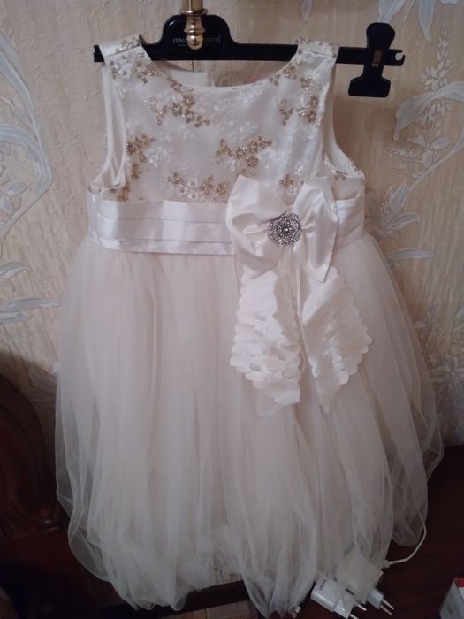 Платье  красивое