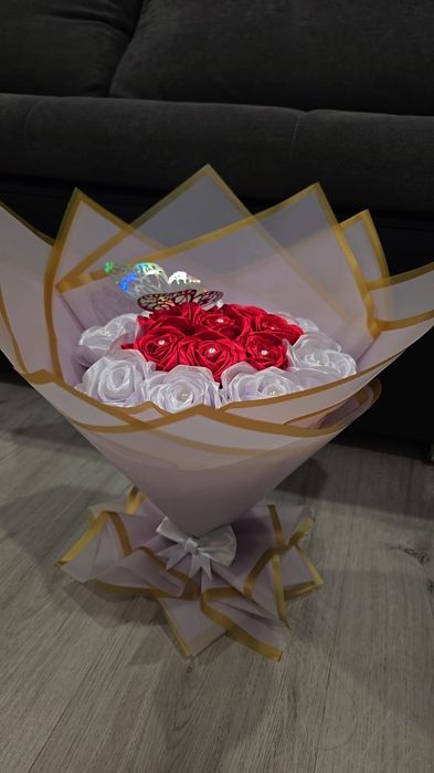 Buchete trandafiri din satin Handmade