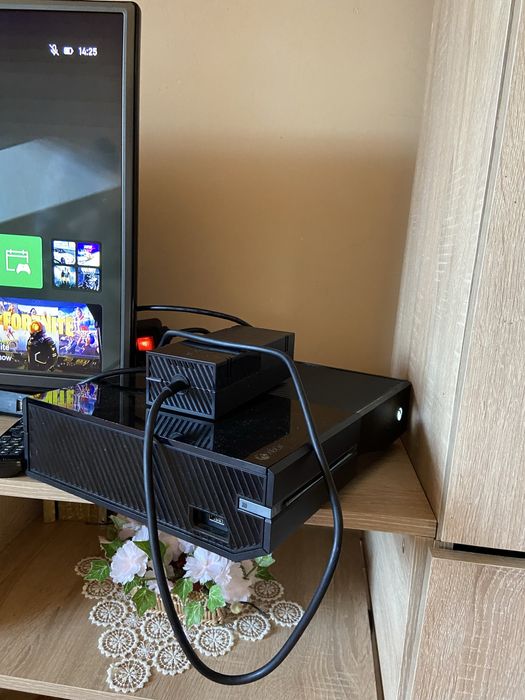 Vand xbox one  +9 jocuri sidiu