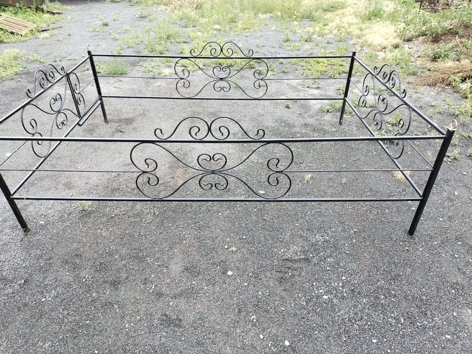 Оградки,калитки на зират