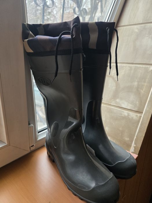 Кирзовые сапоги, ботинки унивесал!