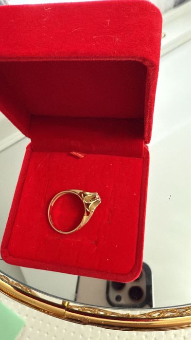 Продам золотое кольцо