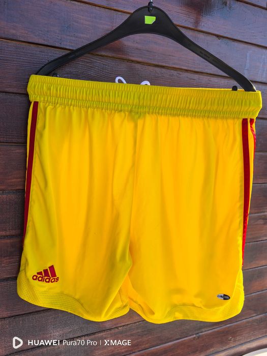 Мъжки къси панталони adidas M размер