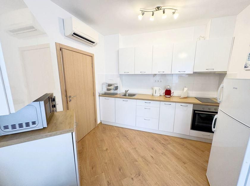 Дава се под наем Двустаен апартамент в Варна, Бриз - 55 кв.м за 613 € - Снимка #2