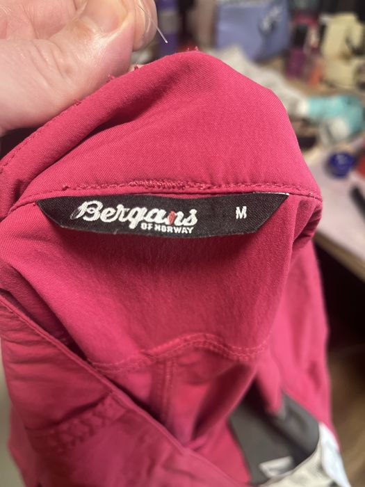 Къси дамски туристически панталони Bergans