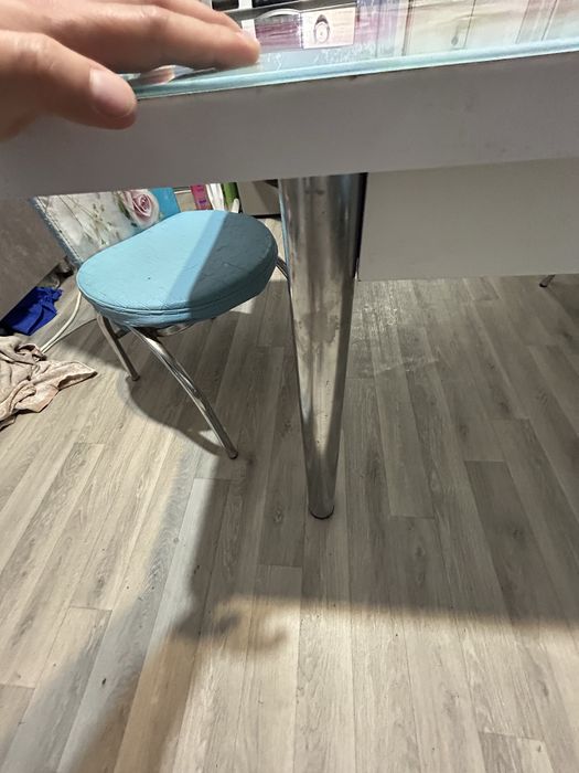 Продам стол кухонный