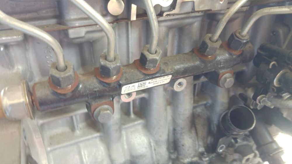 Rampa injectoare 1.6 hdi peugeot 308 208 5008 citroen c3 c4 9804776780