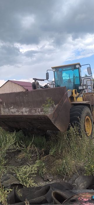 Погрузчик 3 м3  5 тонник